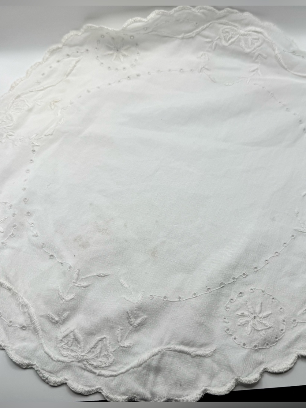 Bundle of 5 Vintage Linens - Picture 3 of 9